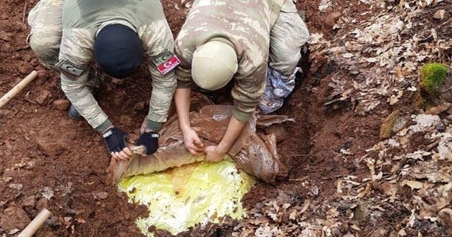 Toprak altına gizlenmiş halde bulundu! Terör örgütüne ağır darbe