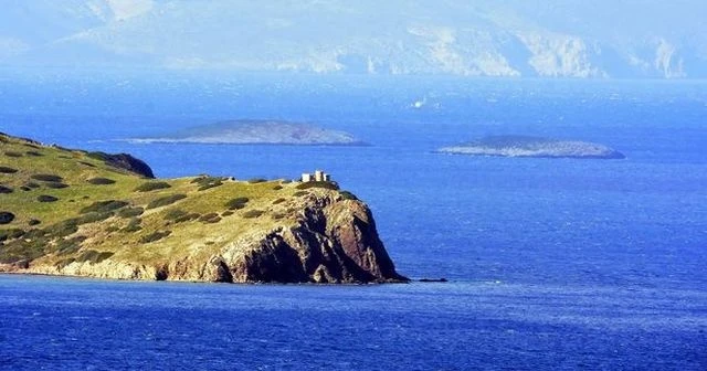 Türkiye Kardak yakınlarına iskele ve gözetleme kulesi yapıyor!