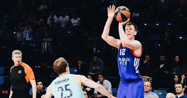 Anadolu Efes farklı yenildi