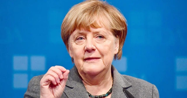 Angela Merkel yemin etti