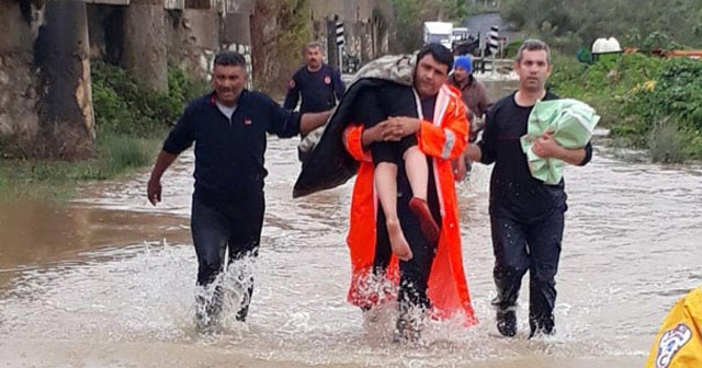 Antalya’da dereye düşen genç kız kurtarıldı