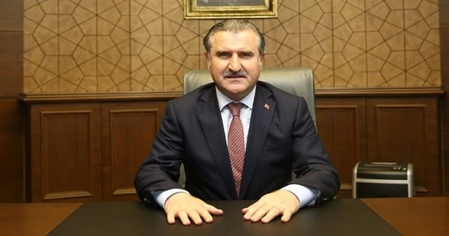 Bakan Bak’tan milli atlete tebrik mesajı