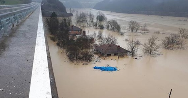 Bartın&#039;da evler su altında kaldı