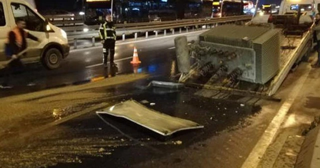 D-100'deki kaza trafiği kilitledi