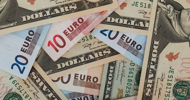 Dolar ve euro güne kaç liradan başladı?