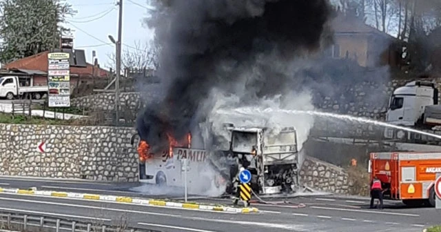 Düzce'de yolcu otobüsü yandı