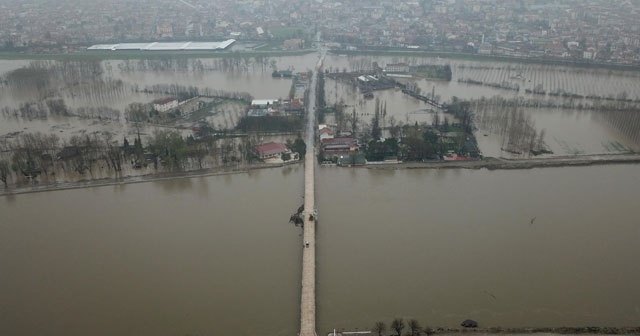 Edirne&#039;de nehirlere &#039;Kırmızı taşkın alarmı&#039; sürüyor