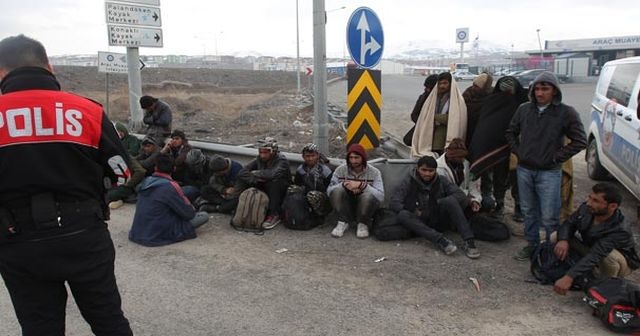 Erzurum&#039;da 154 kaçak göçmen yakalandı