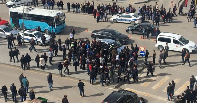 Erzurum’da kalabalık iki grup arasında tekme tokat kavga