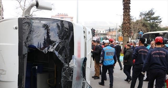 Freni patlayan halk otobüsü yan yattı: 29 yaralı