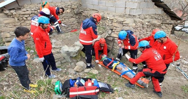 Hakkari&#039;de gerçeği aratmayan tatbikat