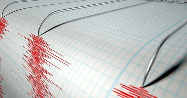 İran,  5 şiddetinde depremle sallandı