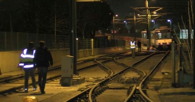 İstanbul&#039;da tramvay raydan çıktı