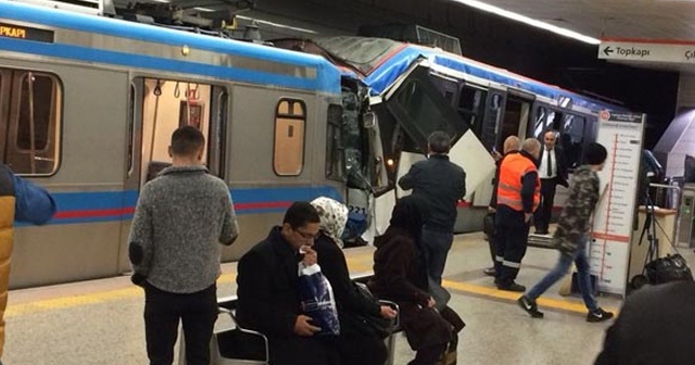 İstanbul&#039;da tramvay yoldan çıktı