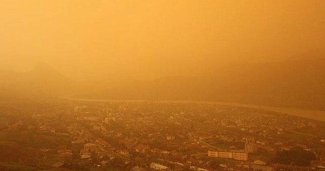 İzmir&#039;de toz taşınımı