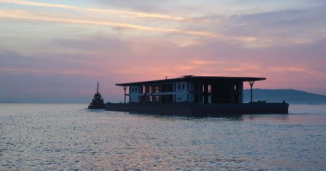 Karaköy'ün yeni iskelesi Tuzla'dan yola çıktı