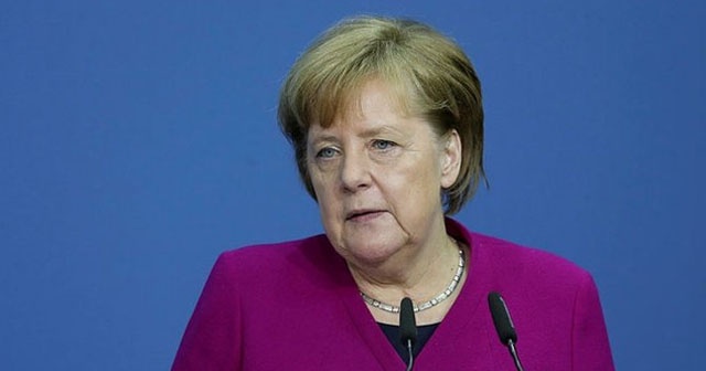 Merkel&#039;den kritik Türkiye açıklaması