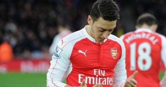 Mesut Özil maça çıkarken okuduğu duayı açıkladı!