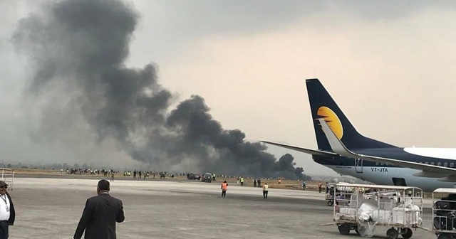 Nepal&#039;de yolcu uçağı düştü!