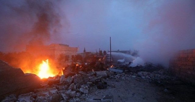 Rus uçağı Suriye&#039;de düştü: Çok sayıda ölü var