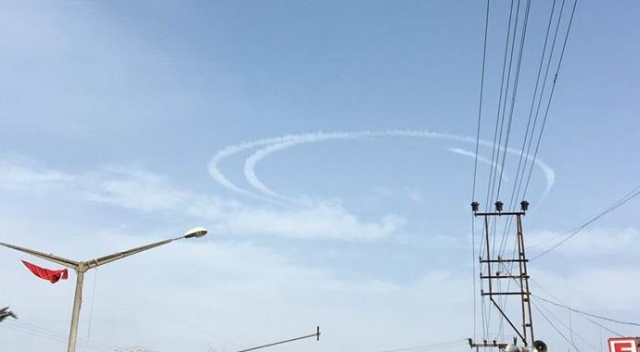 Savaş uçakları Hatay semalarında &#039;Hilal&#039; oluşturdu