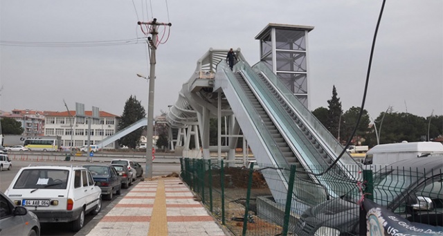 Şehitlerin ismi üst geçitlerde yaşatılacak