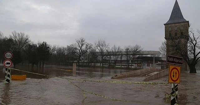 Tunca Nehri'nin debisindeki artış sürüyor