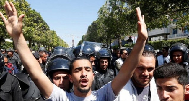 Tunuslu bakandan &#039;protesto hazırlığındaki vatandaşlara&#039; uyarı