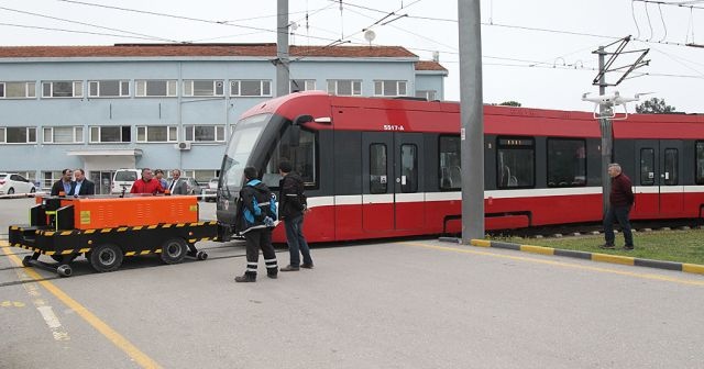 Türk mühendisler tramvaylar için &#039;uzaktan kumandalı çekici&#039; üretti