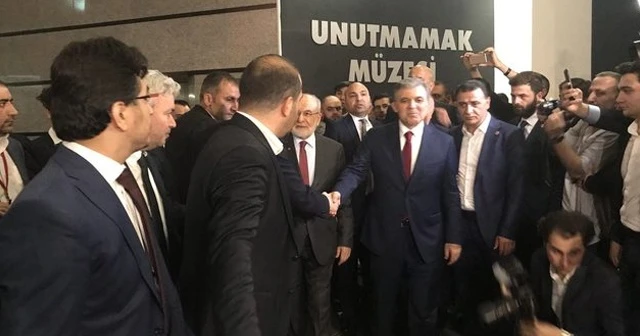 Abdullah Gül ve Karamollaoğlu yan yana!