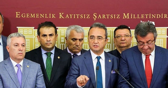 AK Parti&#039;den CHP&#039;deki istifalarla ilgili ilk tepki