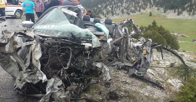 Akseki'de feci kaza, ölü ve yaralı var