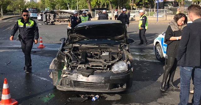 Askeri personel taşıyan servis minibüsü devrildi: 5 yaralı