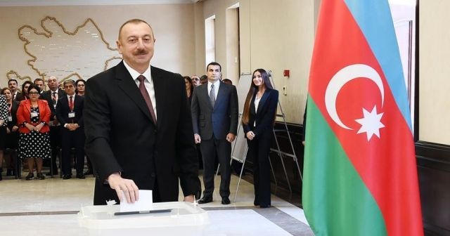 Azerbaycan&#039;da cumhurbaşkanlığı seçimini İlham Aliyev kazandı