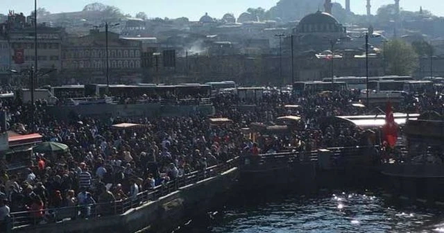 Balık-ekmeğe akın ettiler