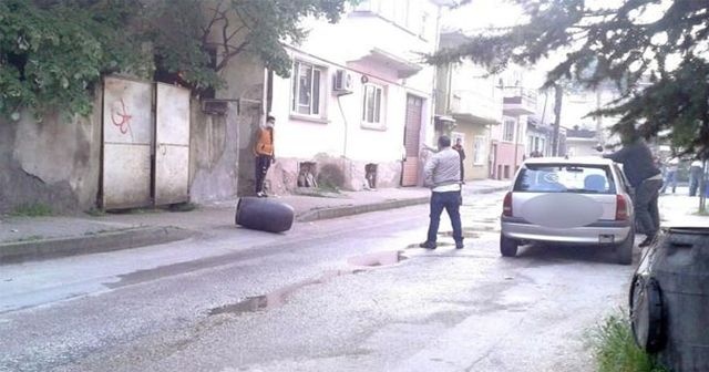 Bursa&#039;da vahşet! Pompalı tüfekle 2 kişiyi vurdu, evini yaktı