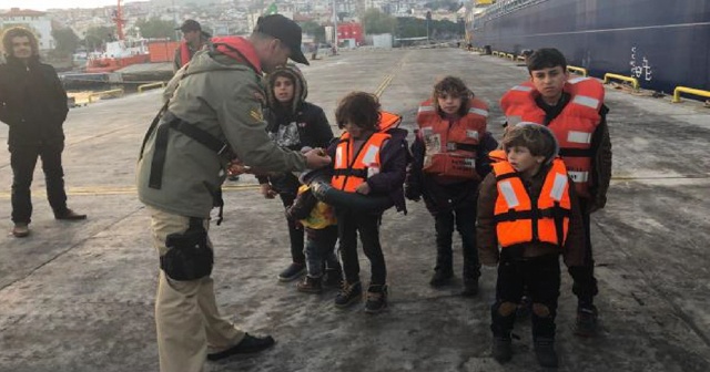 Dikili açıklarında 70 göçmen yakalandı