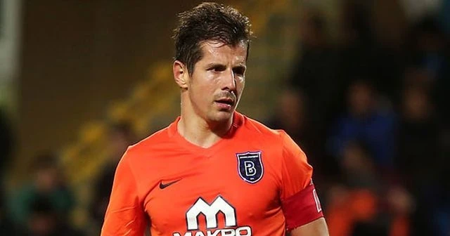 Emre'den olay hareket!