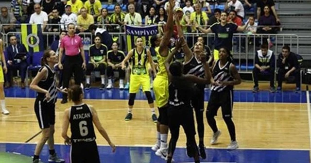 Fenerbahçe farklı kazandı