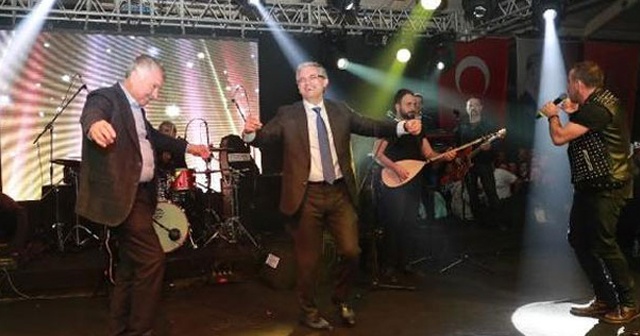 Haluk Levent istedi, başkanlar çifte telli oynadı