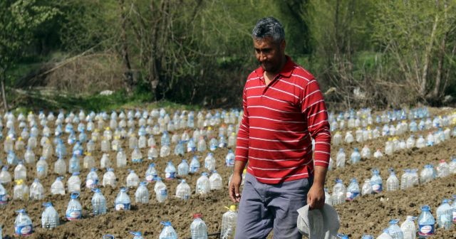 Hurdacıdan aldığı pet şişeyle bakın ne yaptı!