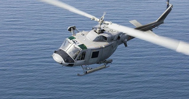 İtalyan donanmasına ait helikopter denize düştü