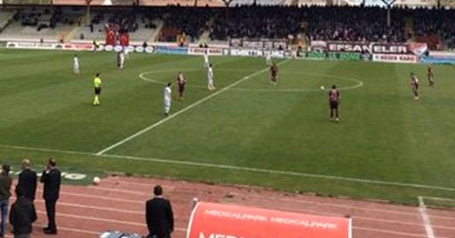 Manisasporlu futbolculardan şok protesto!