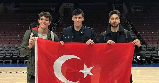 NBA’de aynı sahada üç Türk