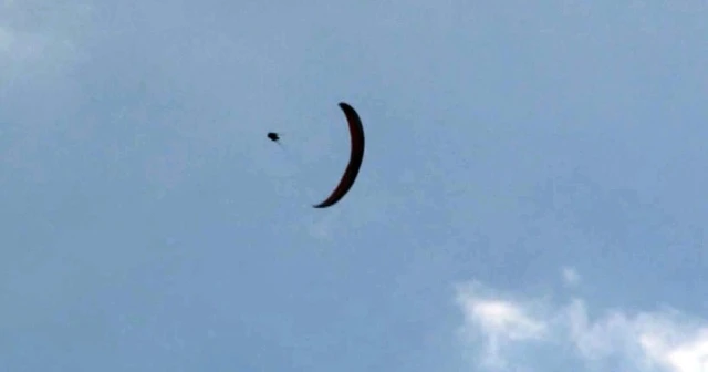 Paraşütçü iniş alanını es geçti