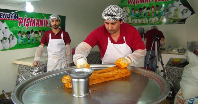 Şanlıurfa&#039;da isotlu pişmaniye yaptılar