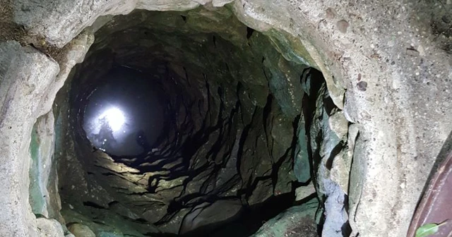 Vida parçasını almak için su kuyusuna girdi boğuldu