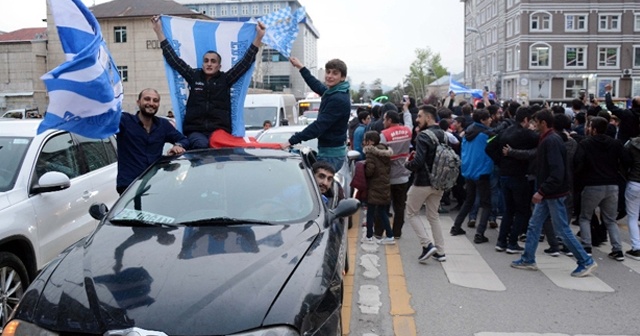 &#039;Dadaşlar&#039;ın play-off&#039;ta final sevinci