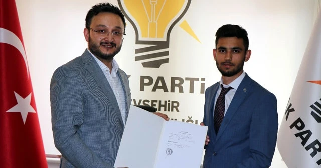 19 yaşında milletvekili aday adayı oldu