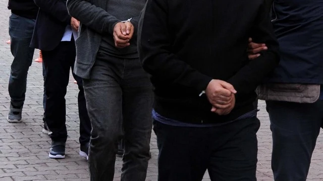72 albay hakkında gözaltı kararı